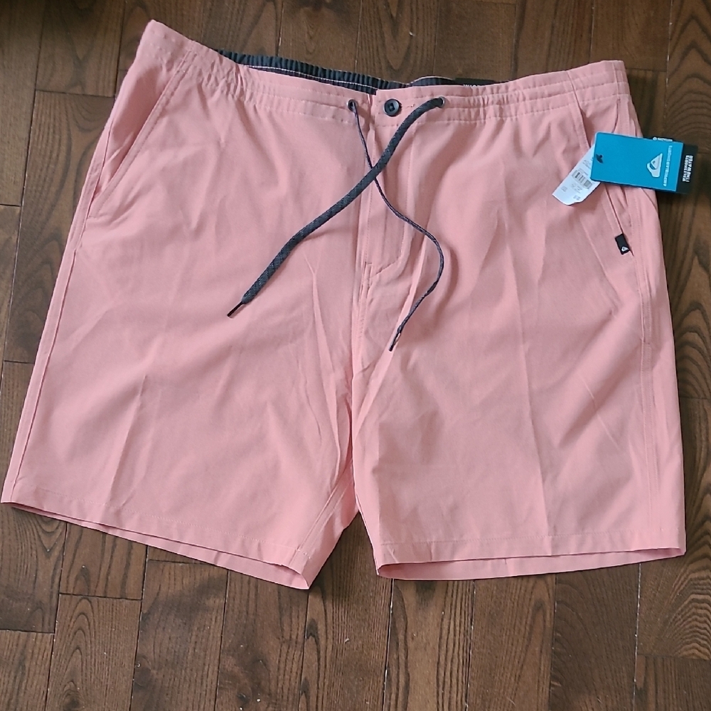 NWT Quiksilver Amphibian Shorts Coral Board Shorts Relaxed Fit Quick-Dry…